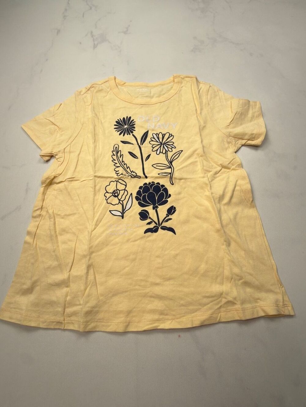 Old Navy Graphic Tee Cream 2000s Minimalist - Womens M